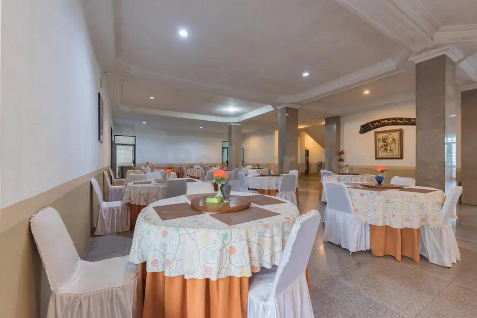 Hotel Ayong Linggarjati Kuningan Mitra Reddoorz المظهر الخارجي الصورة