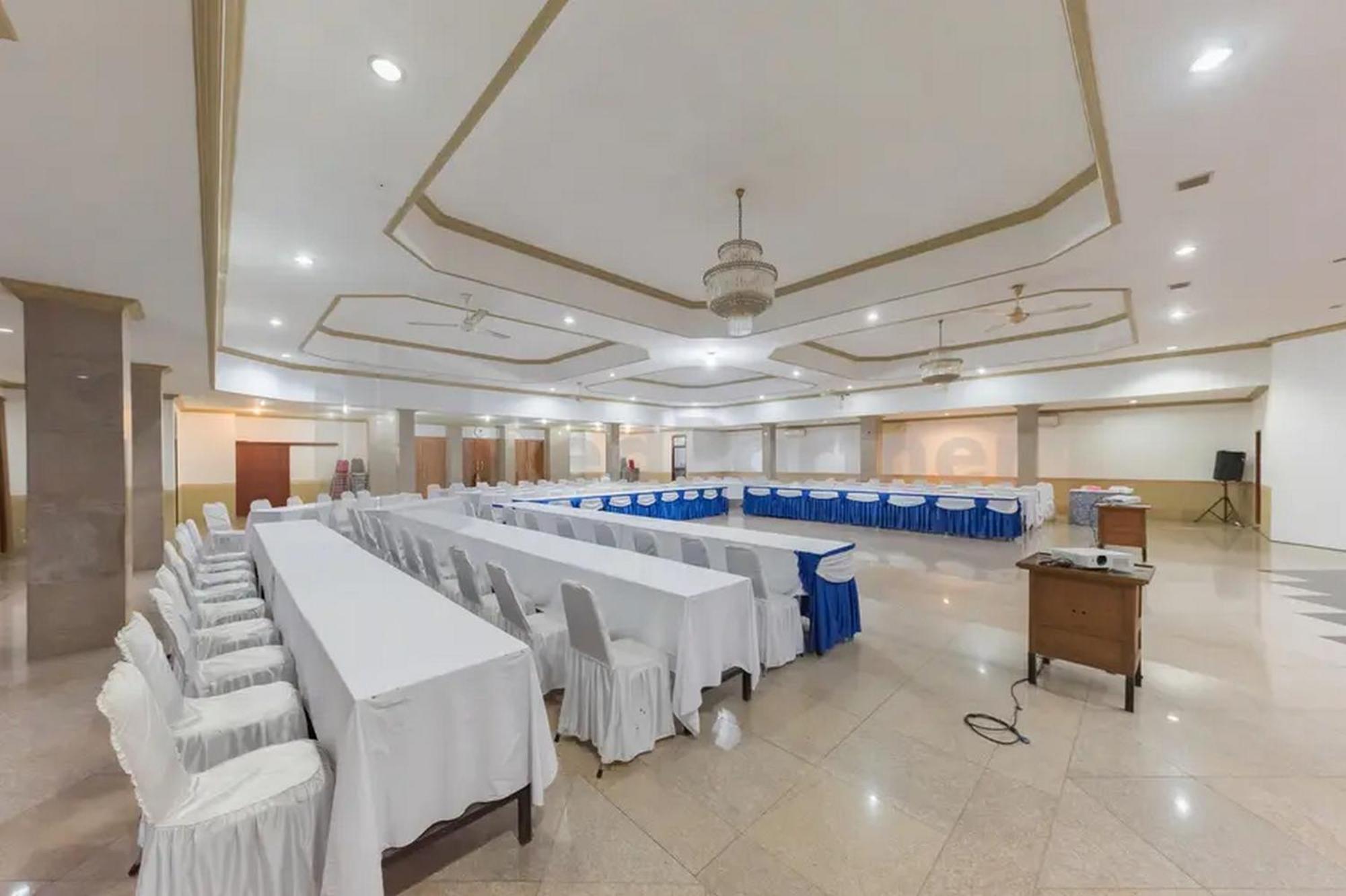 Hotel Ayong Linggarjati Kuningan Mitra Reddoorz المظهر الخارجي الصورة