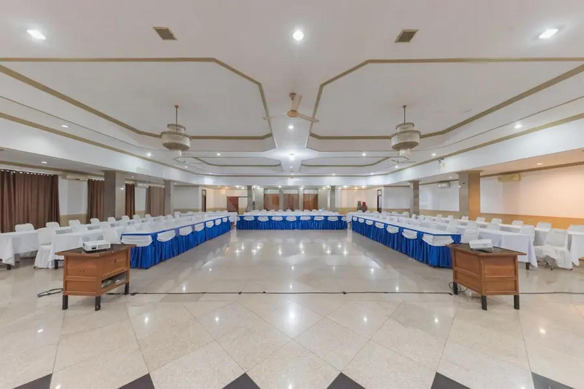 Hotel Ayong Linggarjati Kuningan Mitra Reddoorz المظهر الخارجي الصورة