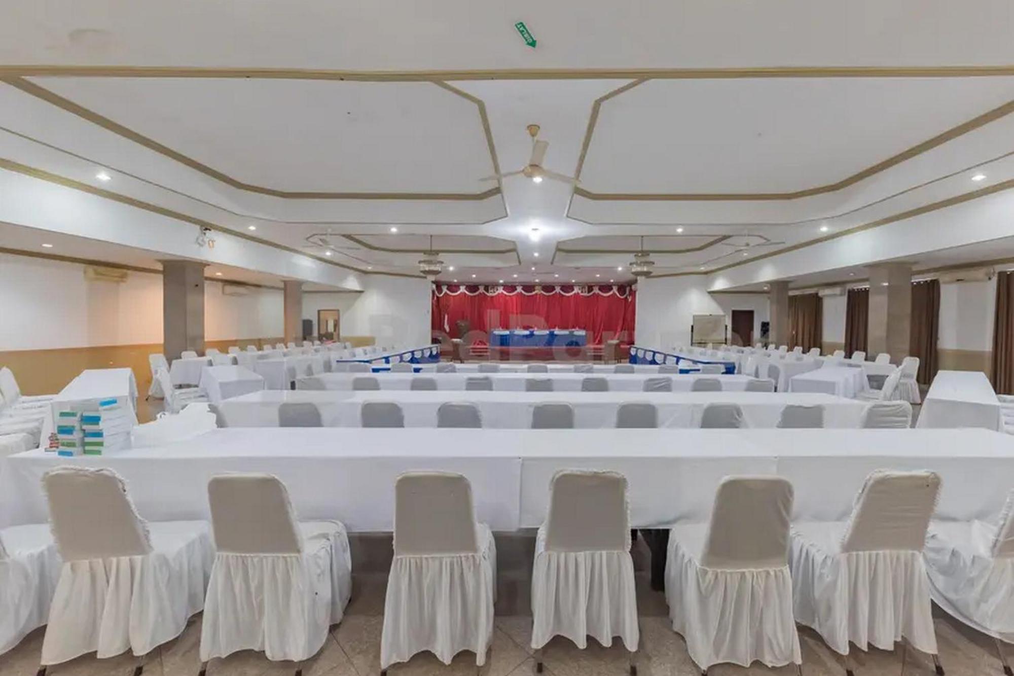 Hotel Ayong Linggarjati Kuningan Mitra Reddoorz المظهر الخارجي الصورة